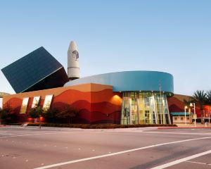 香港-聖安娜 機票酒店 自由行