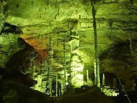 Hotels near Rei Do Mato Cave