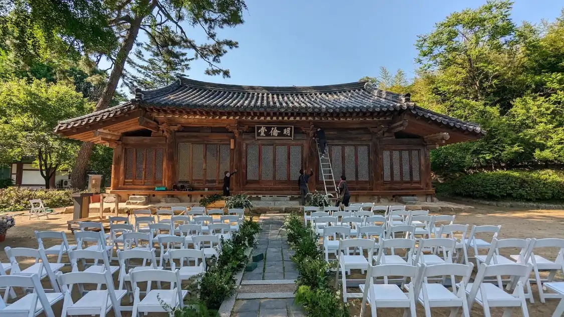 Hotels near Jeonju Hyanggyo