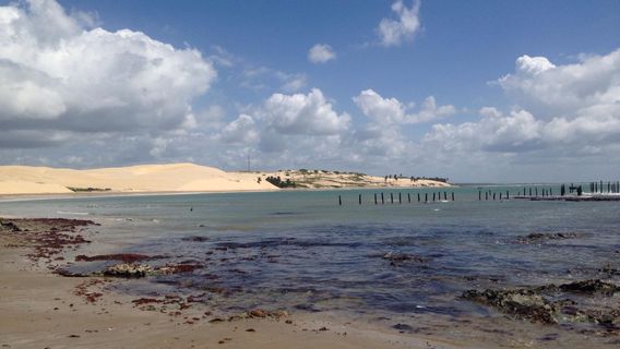 Pedra Rachada Beach