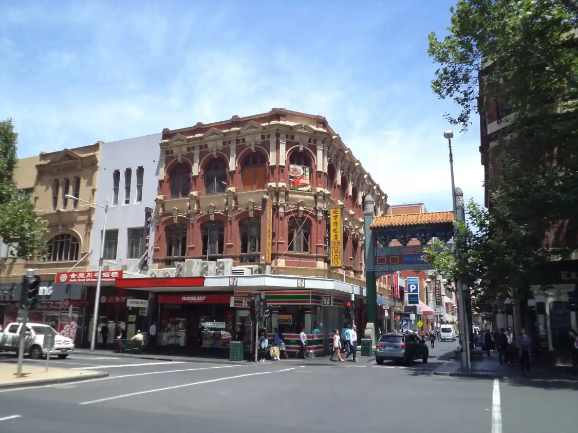 Hotels near Chinatown Melbourne