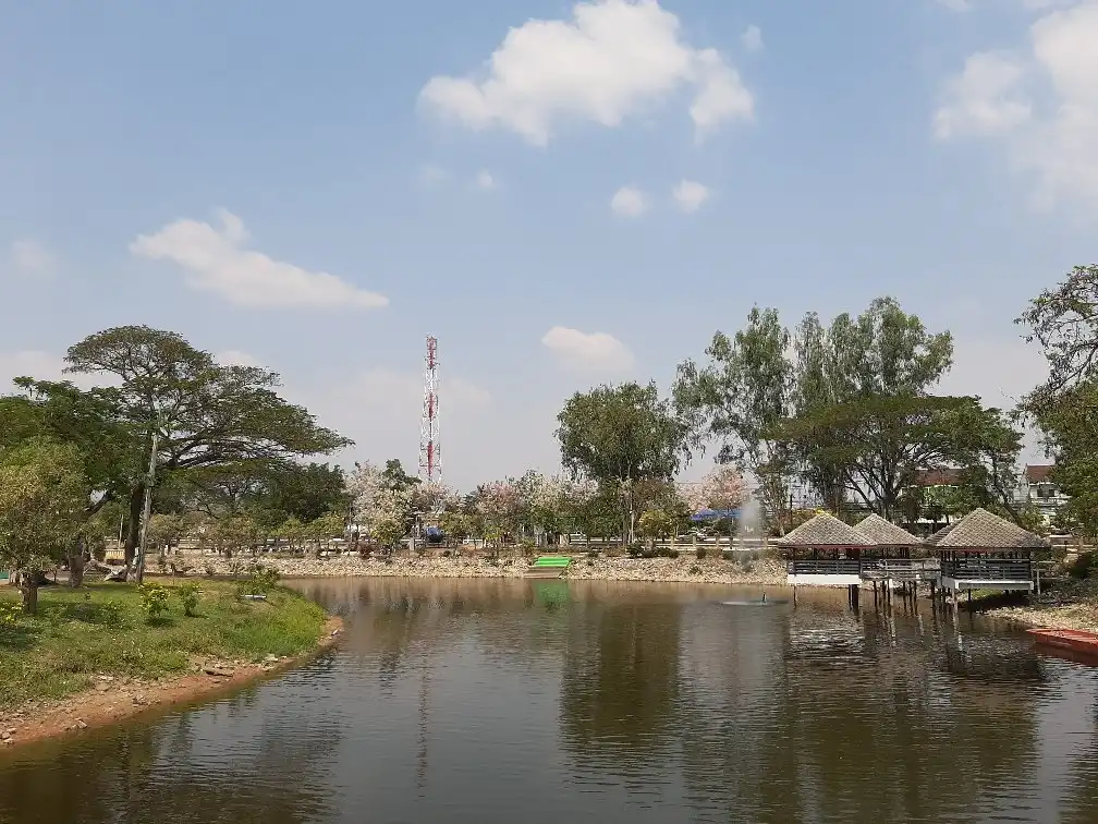 Hotels near Nhong Krathing Park