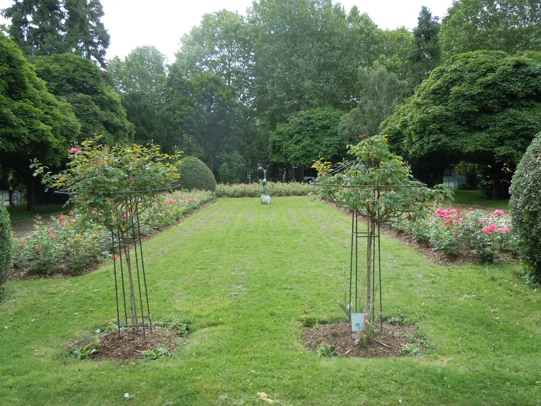 1_Henry-Bataille Square