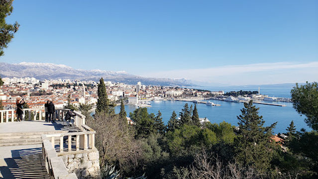 Split viewpoint (belvedere)