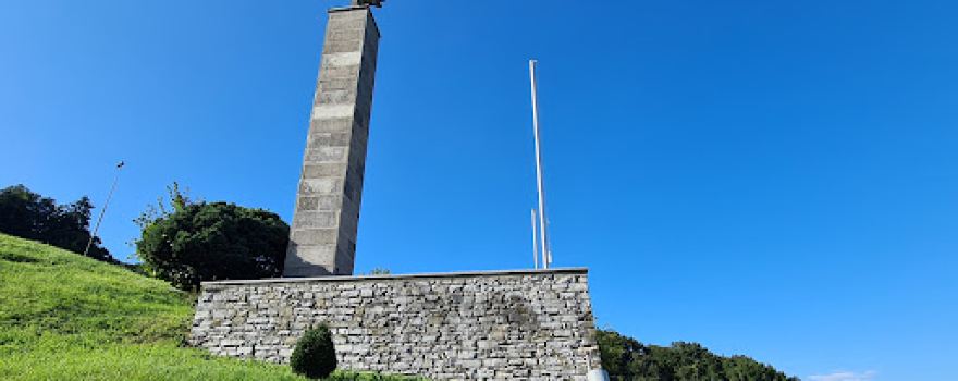Fallschirmjägerdenkmal