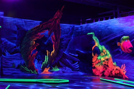 3D Funhouse Schwarzlicht Minigolf