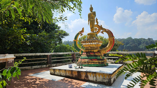 ວັດຖ້ຳພະ (Tham Phra Temple)