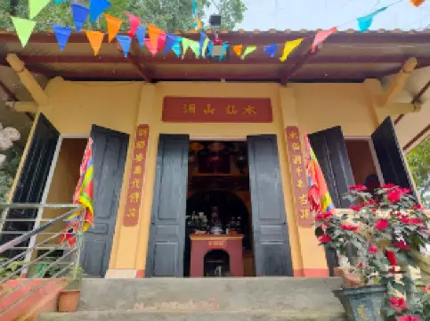 Thủy Tiên sơn động