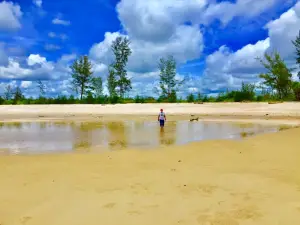 Pantai Ujung Pandaran