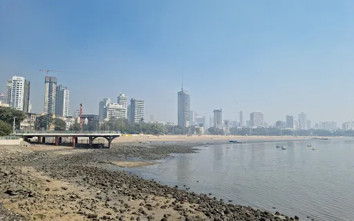 玩水避暑
