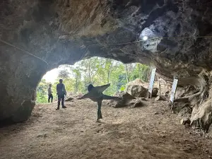 Phathok Caves