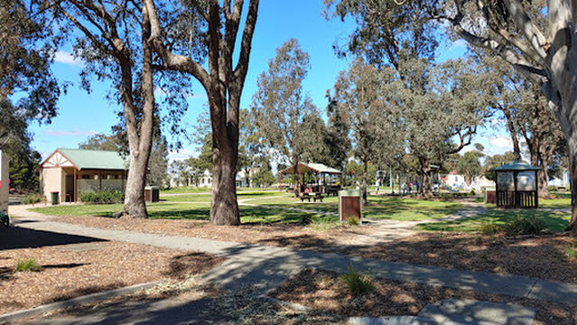 Glengarry Park And Toilets