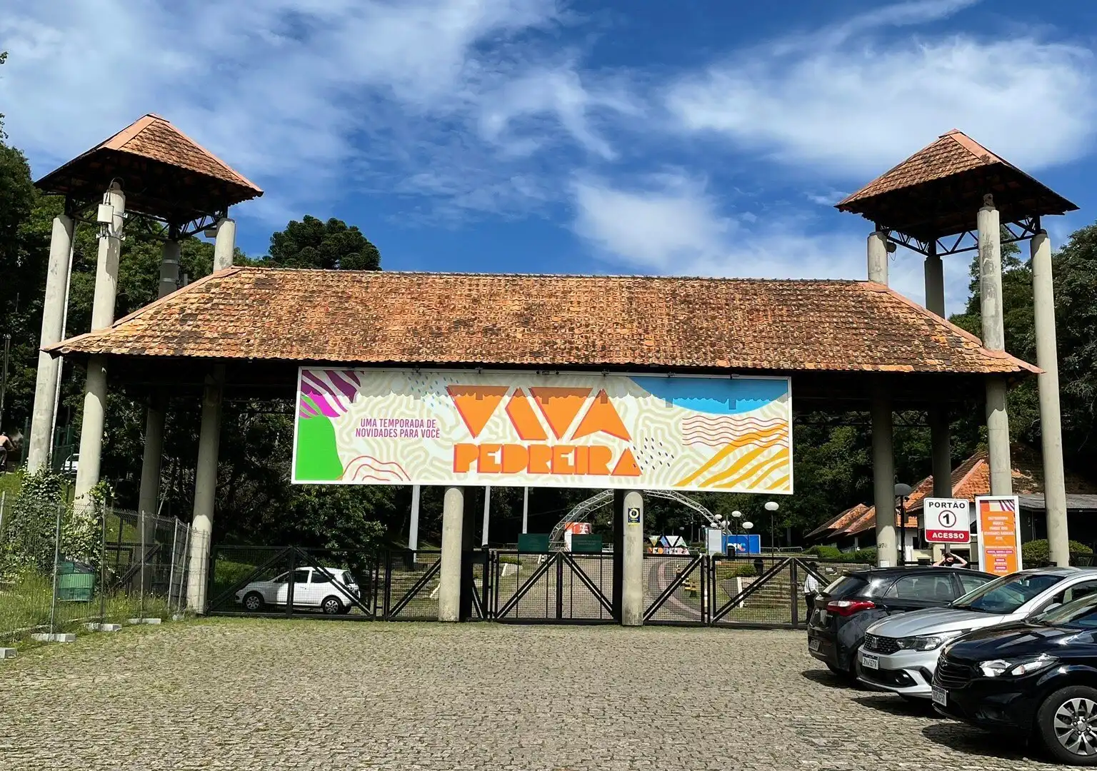 Hotels near Pedreira Paulo Leminski