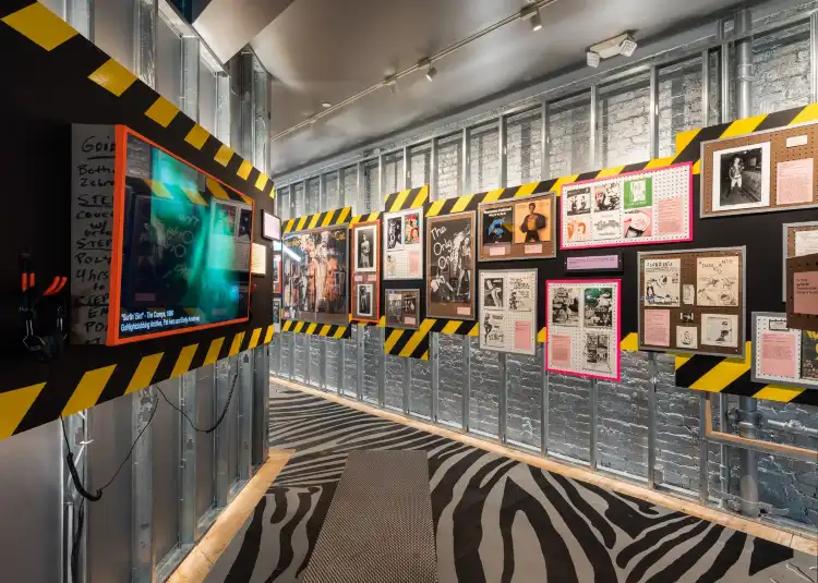 Hotel dekat Museum of Sex