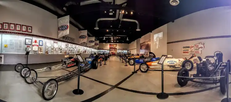 Hotels in der Nähe von Wally Parks NHRA Motorsports Museum