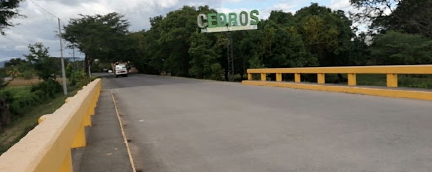 Línea divisoria Cedros FM