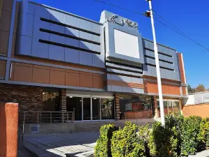 Pardis Cinema Farhang