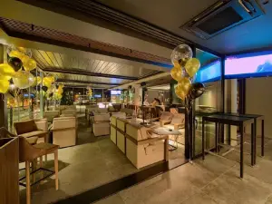 Infinity Caffe & Night Bar