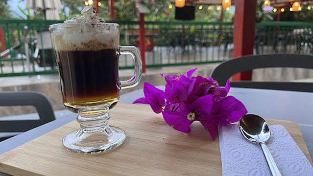 El Domo Aves y Café