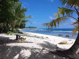 Pantai Wisata Kampung Biawer