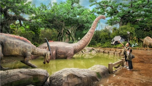 Jurassic Dinosaur Theme Park