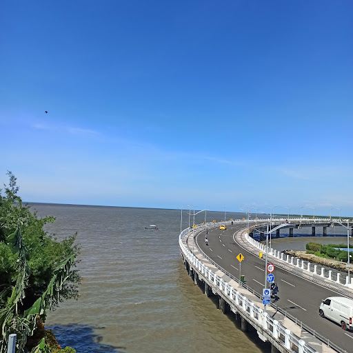 Taman Air Mancur Menari Kenjeran