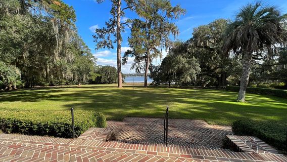 Alfred B. Maclay Gardens State Park