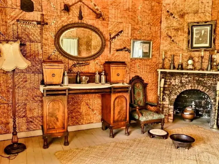 Hotels near Robert Louis Stevenson Museum