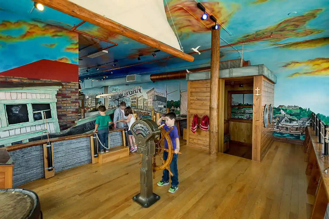 Hotels near Above & Beyond Children's Museum