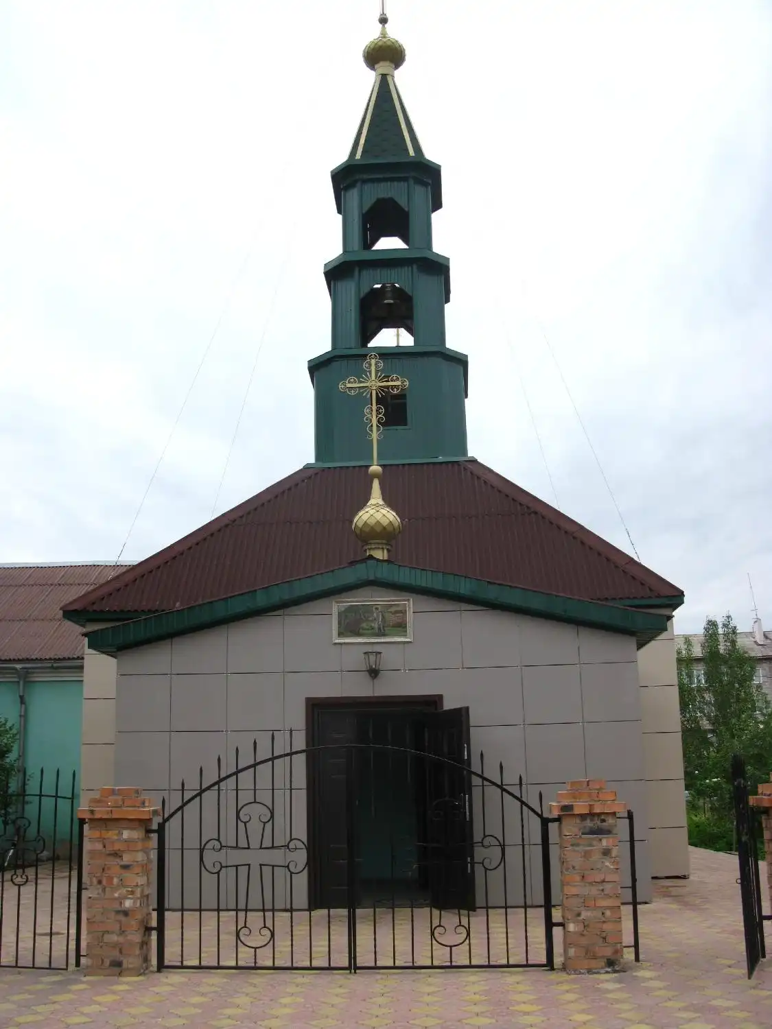 Temple of St. Seraphim of Sarov 주변 호텔