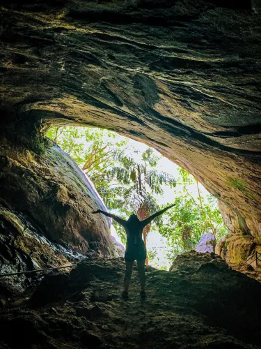 Ravana Ella Cave