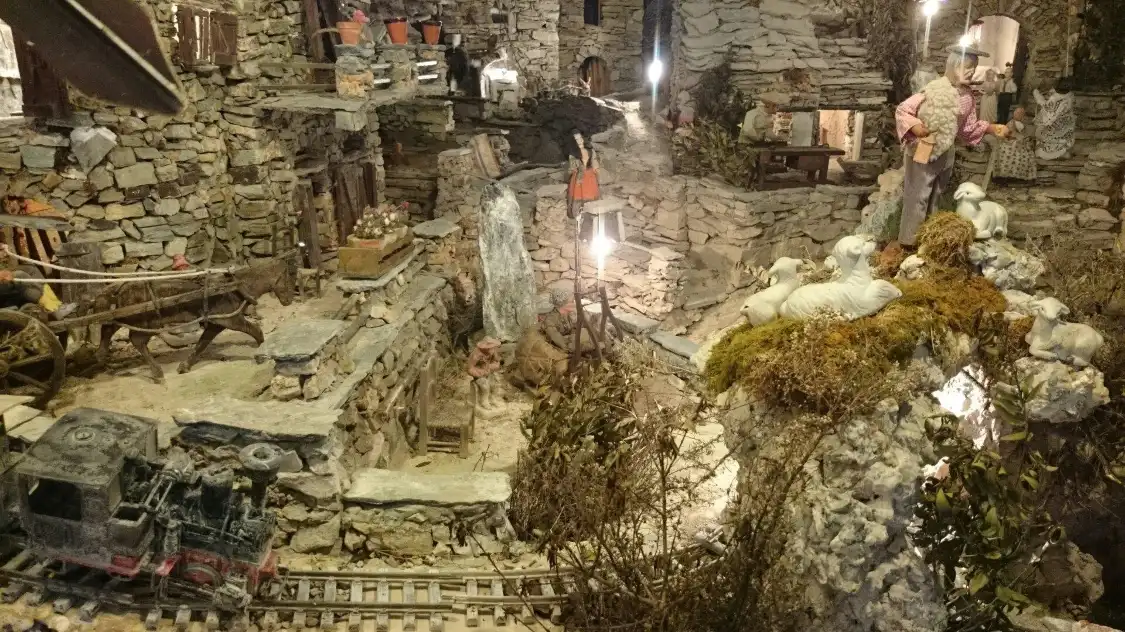 Hotels near musee de la miniature