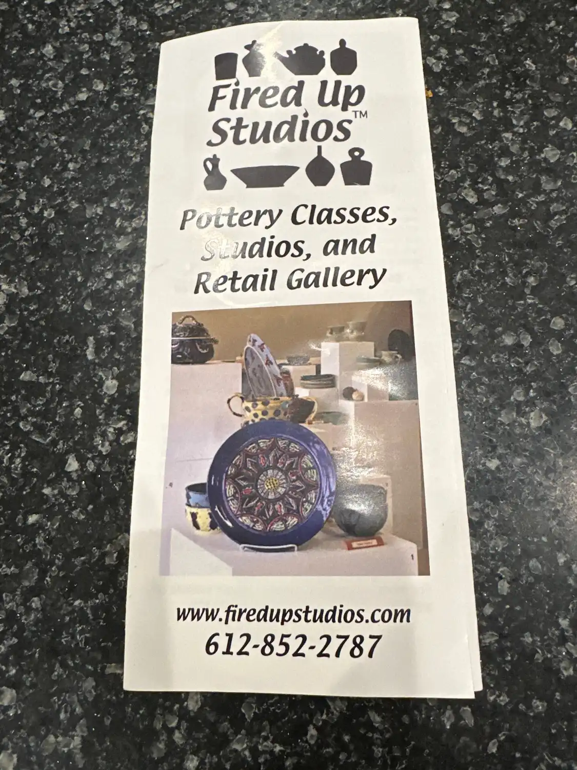 Fired Up Studios附近的飯店