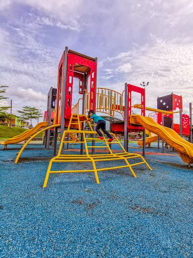 Compare 5 airports near Kluang