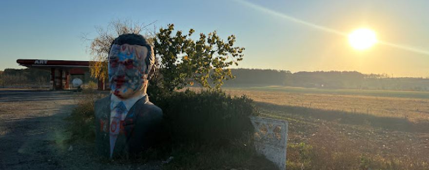 Statuia lui Gigi Becali