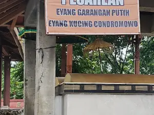 Makam Ibu Gajah Mada