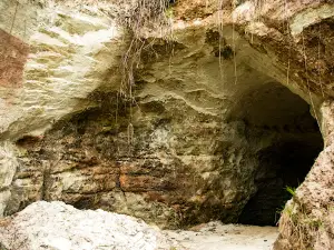 Rauna Devil's Cave