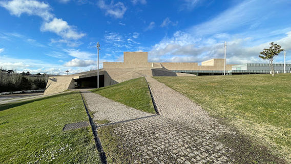 Centro de Exposiciones y Congresos Lienzo Norte