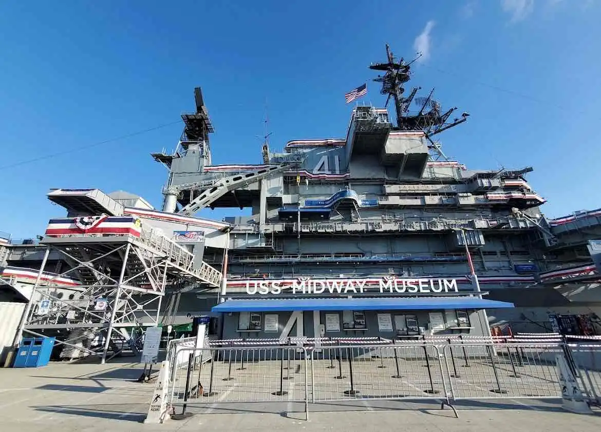 Hotels near USS Midway Museum