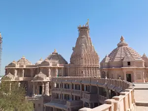 Om Ashram, Jadan