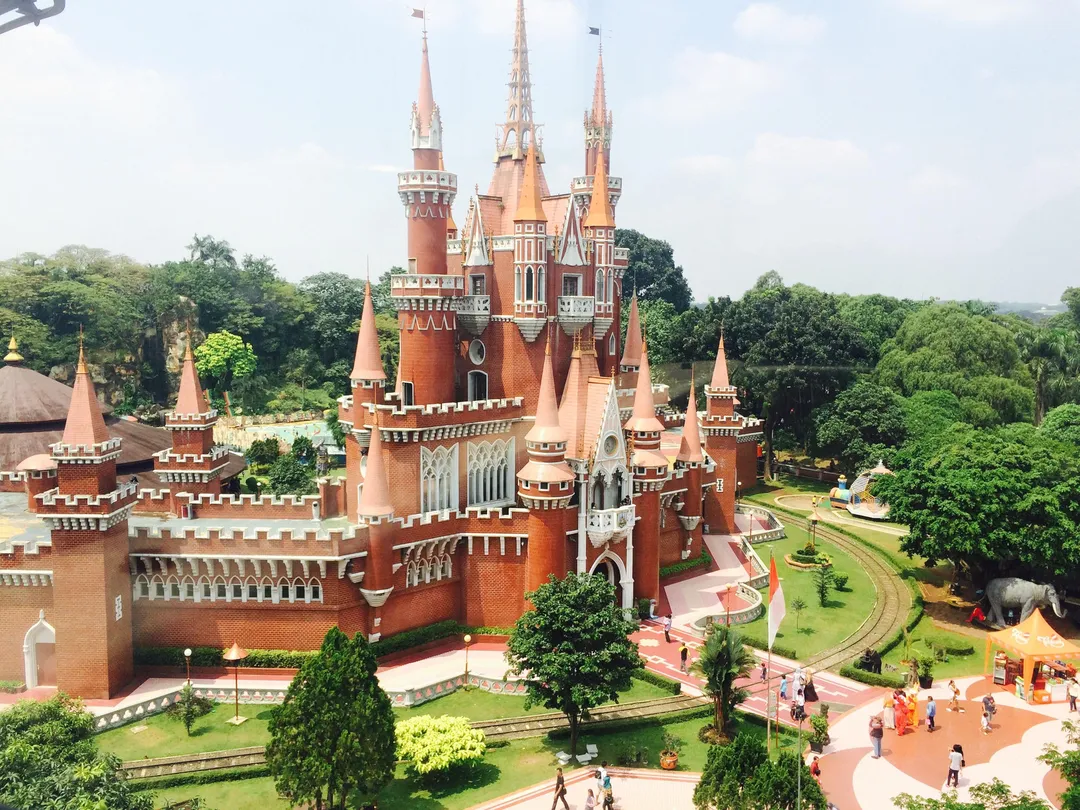 2_Taman Mini Indonesia Indah