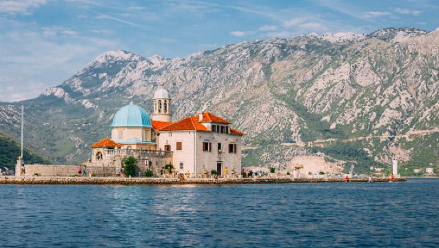 Chuyến du ngoạn bằng cano cao tốc 3 giờ Vịnh Kotor - Hang Xanh