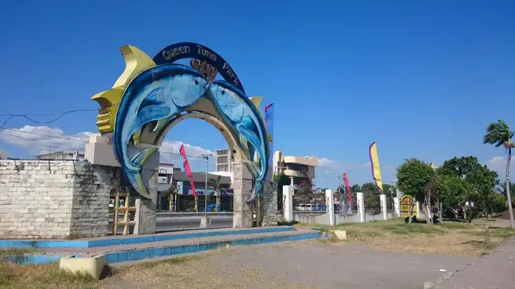Hotels near Queen Tuna Park