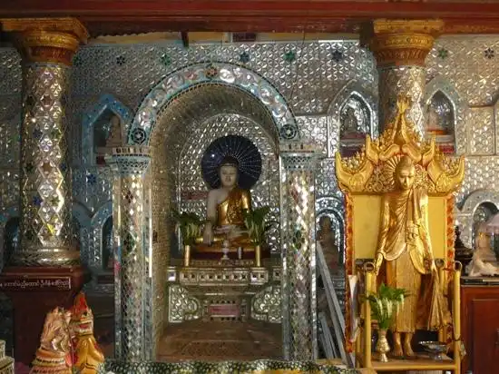 Hotels near Nga Phe Chaung Monastery