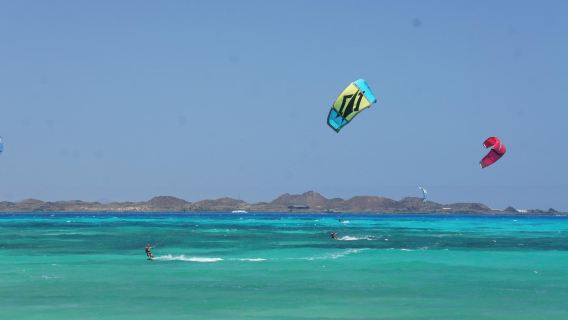 Flag Beach Windsurf, Kitesurf, Surf, Wingfoil Centre