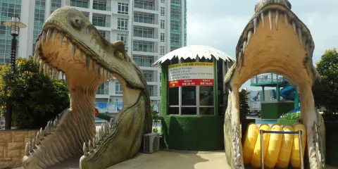 'Dinosaurs Alive' Water Theme Park