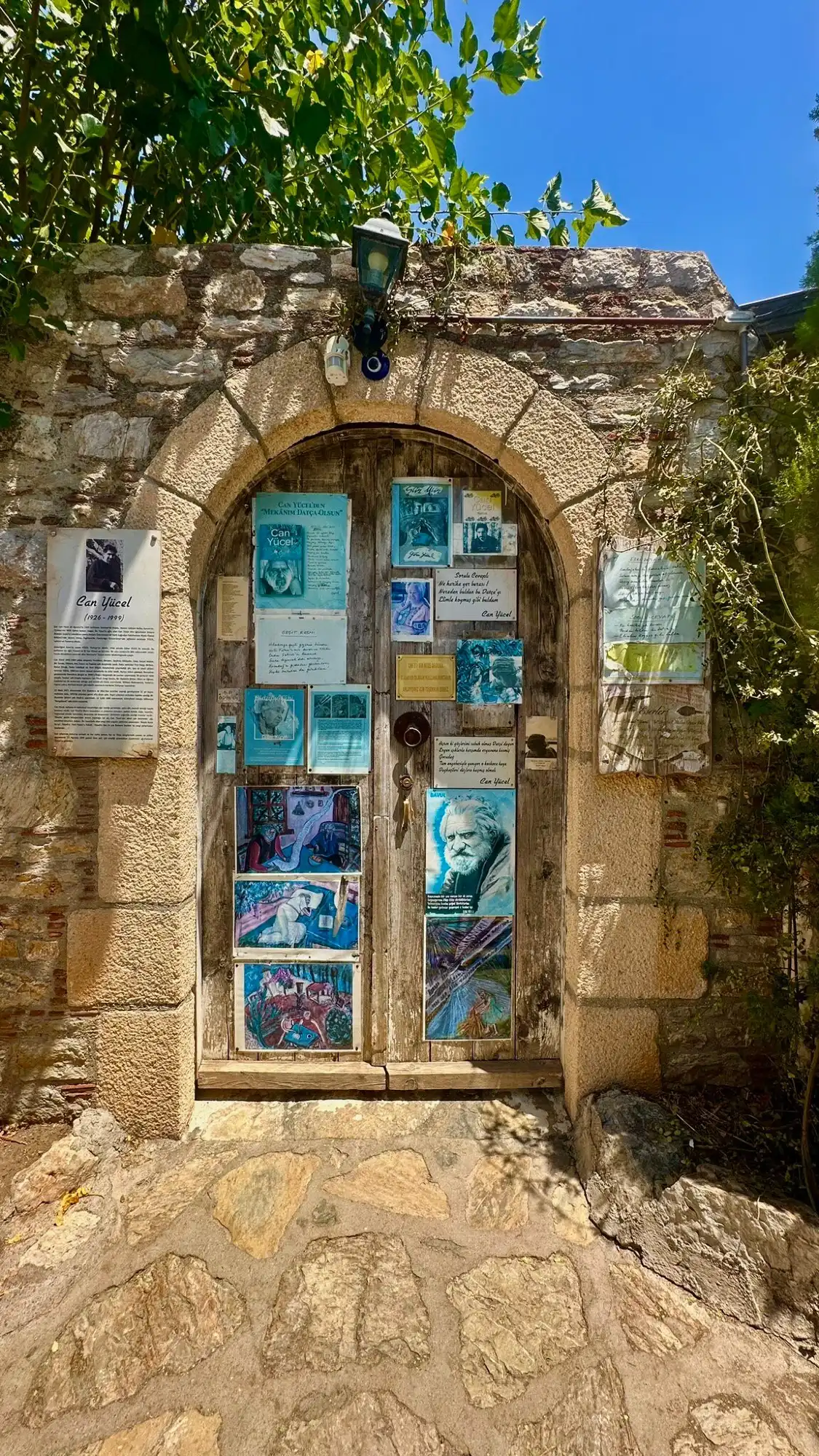 Hotels near Can Yücel'in Evi