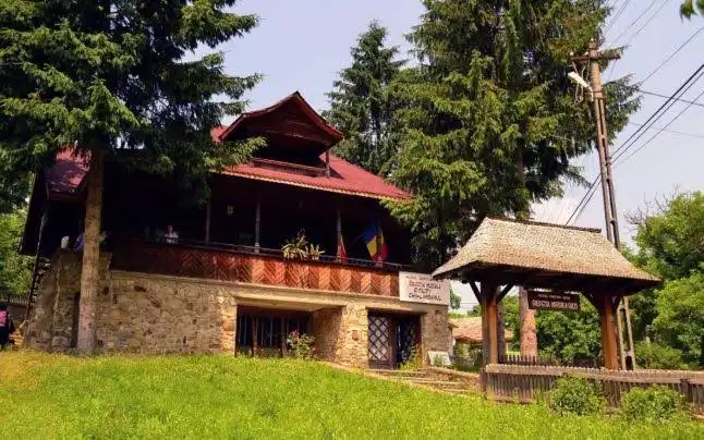 Hotels in Comuna Colți