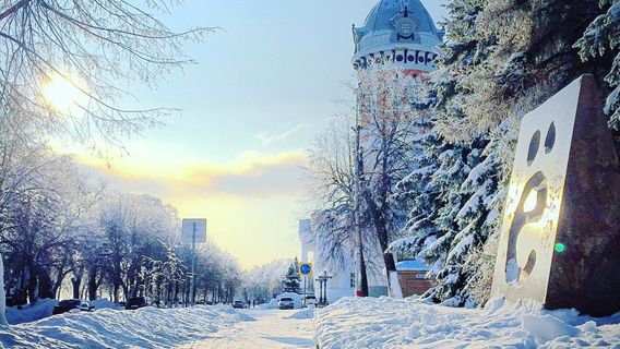 The Monument to the Letter Ë