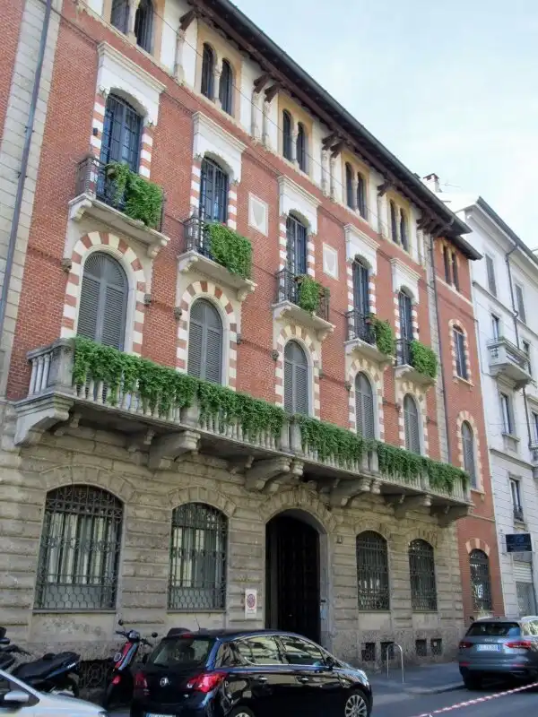 Hotel in zona Via Archimede, 4